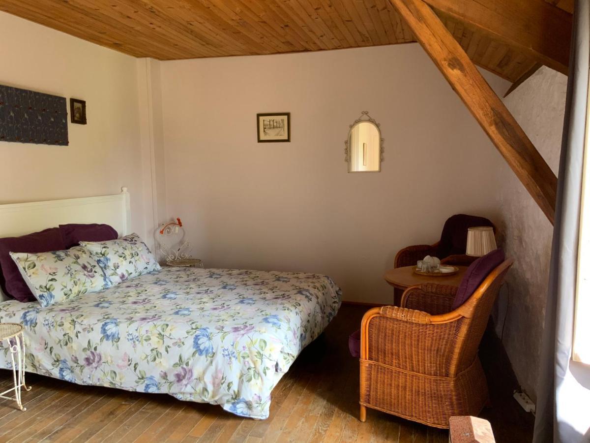 Bed and Breakfast Domaine Les Teuilleres Lacam-dʼOurcet Zewnętrze zdjęcie