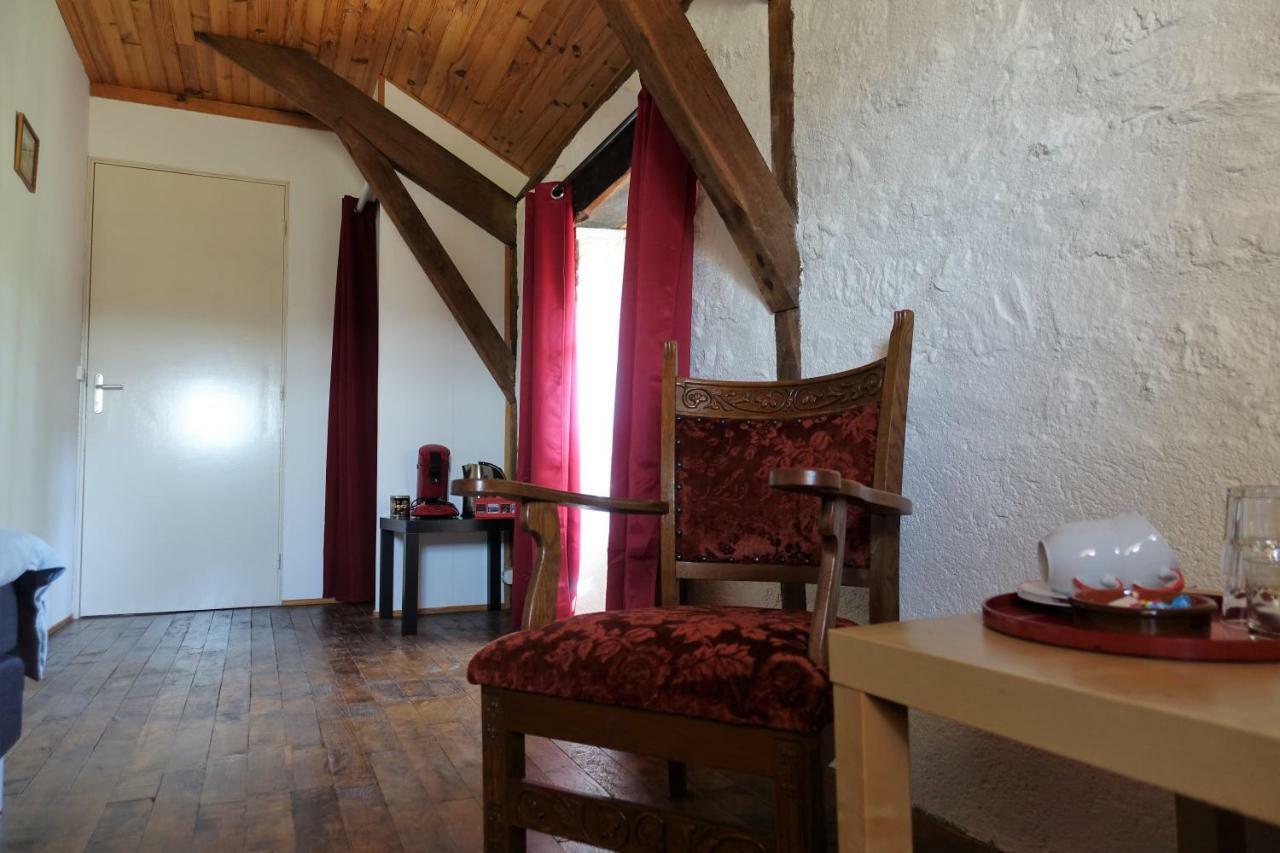Bed and Breakfast Domaine Les Teuilleres Lacam-dʼOurcet Zewnętrze zdjęcie